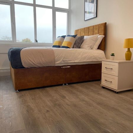 1 Bedroom Apartment - Flitwick - Contractor Friendly - Tourist Ready - Full Kitchen - Wifi - Smart Tv - Sofa Bed - Free Parking - Ideal For Short Or Long Stays Extérieur photo